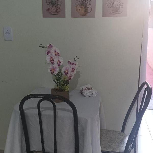 Pousada santos 1, kitnet confortável com ar condicionado - Foto 4