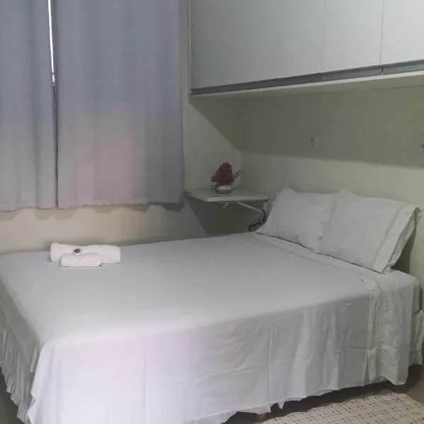 Pousada santos 1, kitnet confortável com ar condicionado, hotel in Londrina