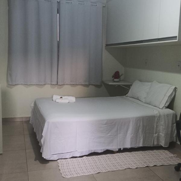 Pousada santos 1, kitnet confortável com ar condicionado - Foto 2