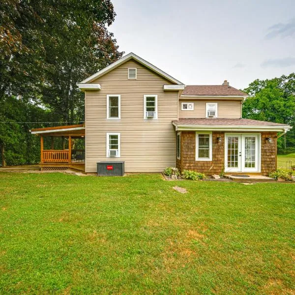 15 Mi to Penn State Hideaway with Fire Pit!, hotel in Bellefonte