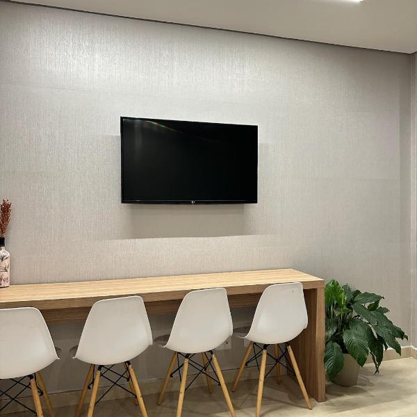 Flat aconchegante - Perto de Tudo - Vista Livre - Estacionamento privativo e Portaria 24h - Wi-Fi 600mbps - Foto 5