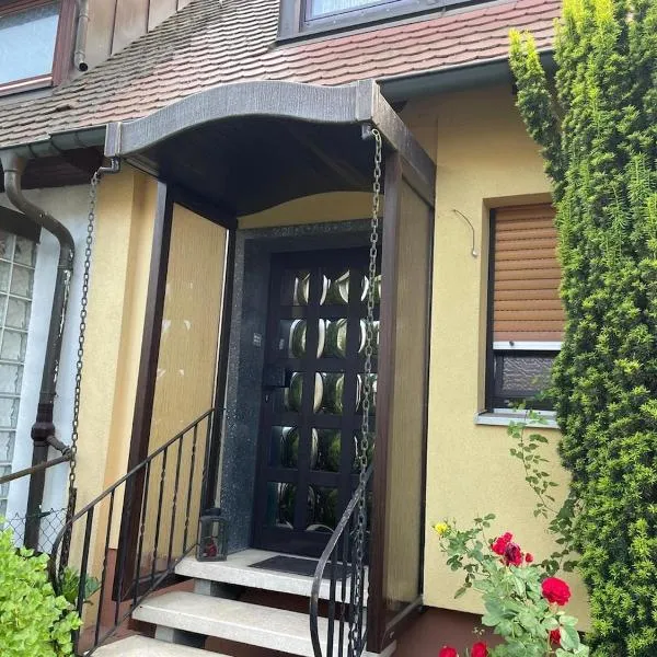 Spacious 3BR House with 2 Parking Spaces & Garden, hôtel à Nuremberg