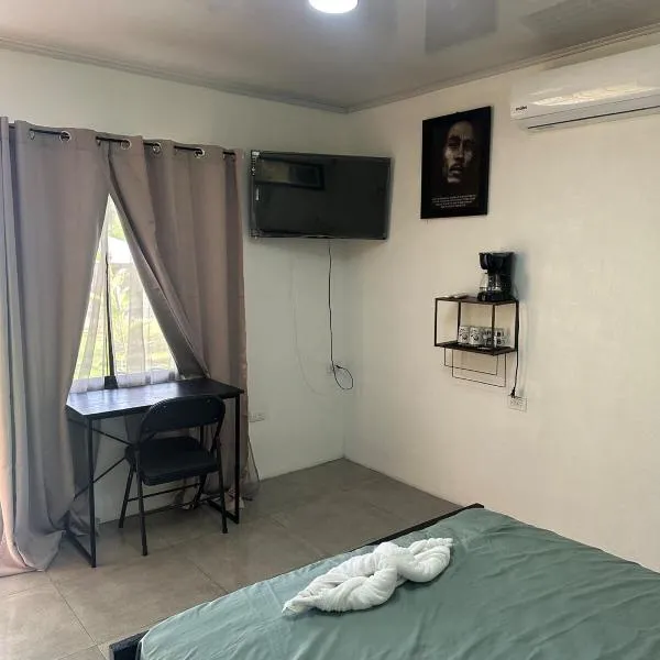 Bob Marley Room, beautiful cabin surrounded by Jungle, hotel u gradu 'Puerto Viejo'