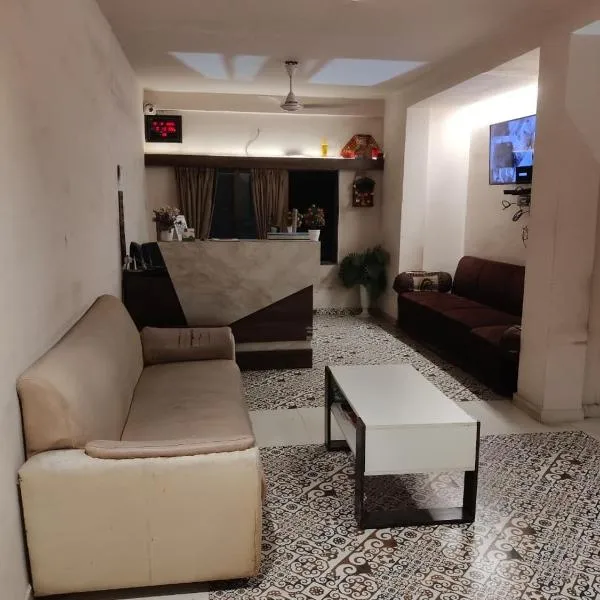 TEN Hotel, hotel in Vapi