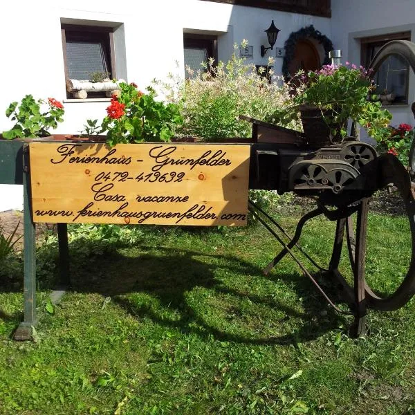 Ferienhaus-Grünfelder, hotel in Luson