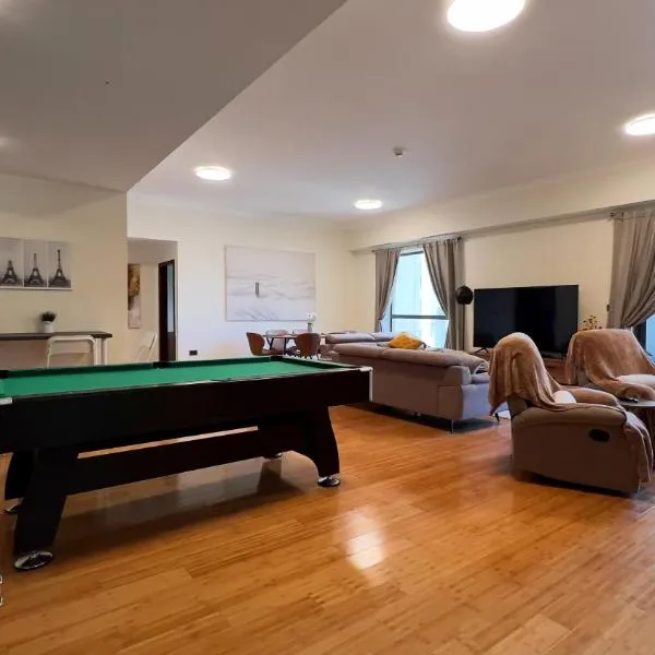 Prestige holiday home Bed space, hotel v Dubaji