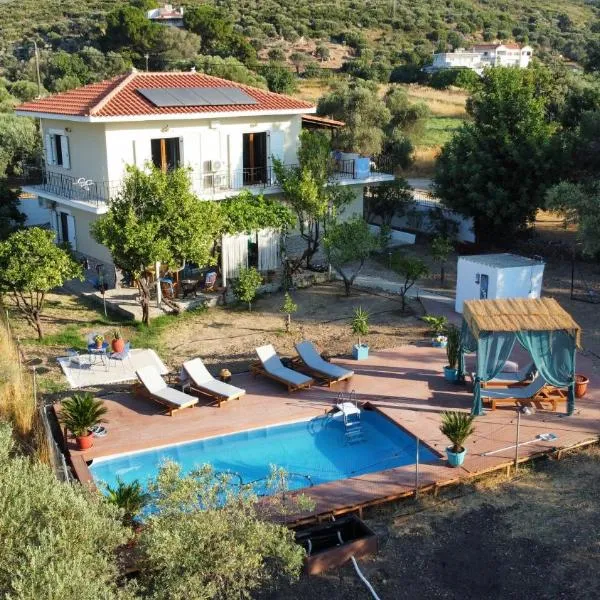 Villa Feronia Samos, hotel v destinaci Mesókampos