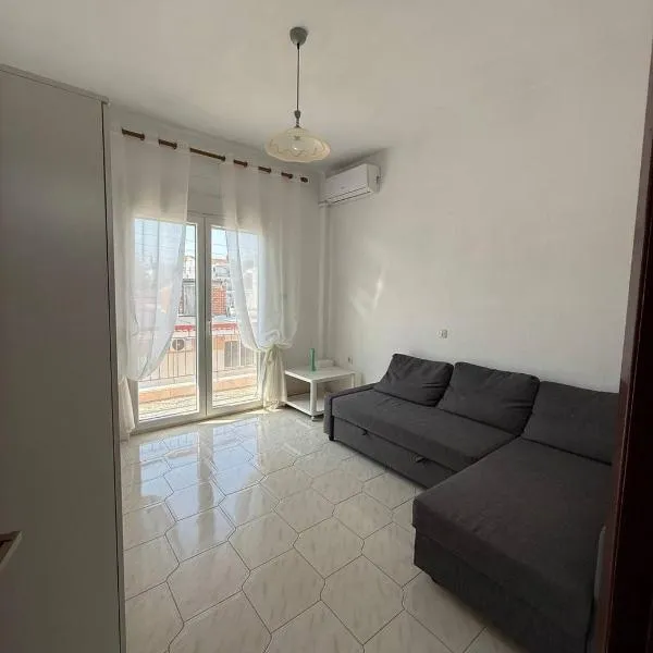 Alex Apartment, hotel in Nea Fokea