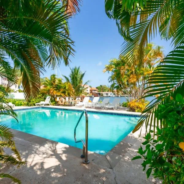 Bayview Villa 10- Central Stay with Ocean Views, hotel a Gros Islet