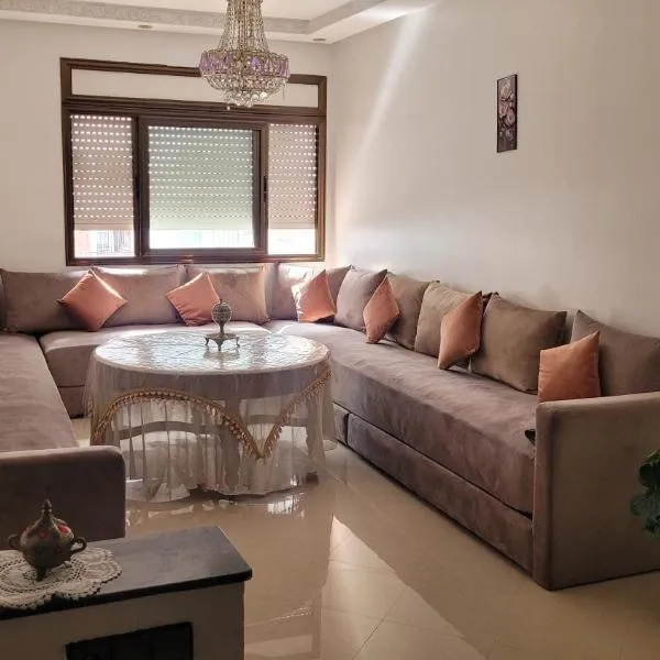 Bel Appartement spacieux 3 pièces avec double salon Paisible & Proche de la Gare d'Agdal, hotell i Rabat