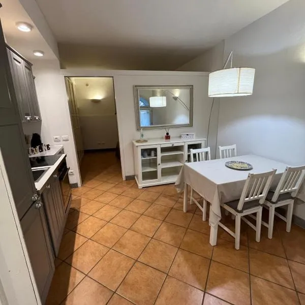 Maison 24, hotel in Tuscania