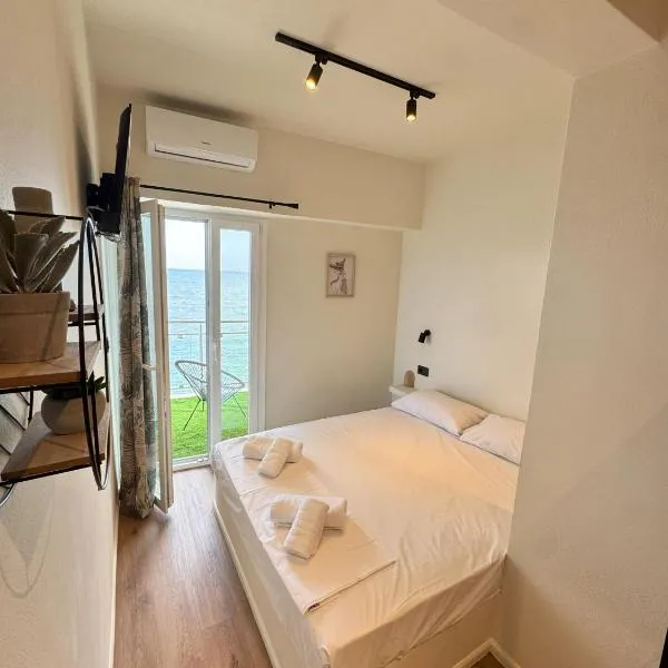 Chavalon Apartments: Kalyves şehrinde bir otel