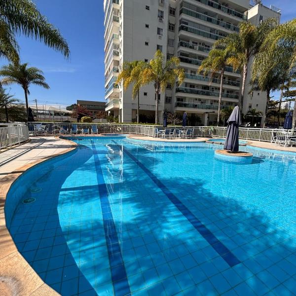 Apto Cond prox a cidade do Rock 2Qt com piscina 4 pessoas na Barra da Tijuca e Recreio