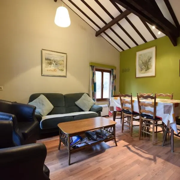 Forest Cottage with Ponds, hotel din Bellevaux