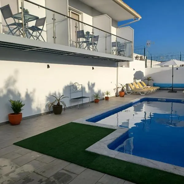 VILLA CERRO E MAR, hotel in Moncarapacho