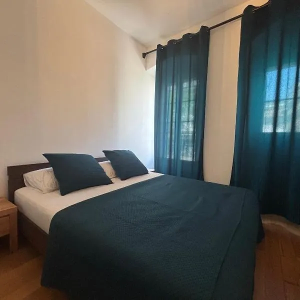 Private Room in Central Vevey Shared Kitchen & Bathroom, khách sạn ở Vevey