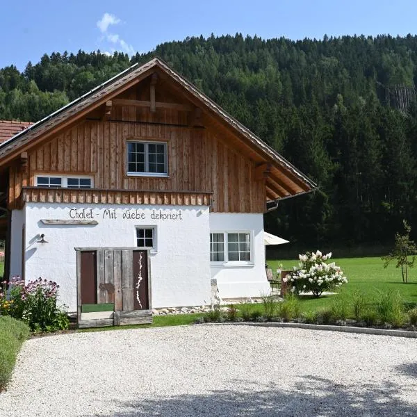 Chalet - Apartment - Mit Liebe dekoriert, hotel in Öblarn