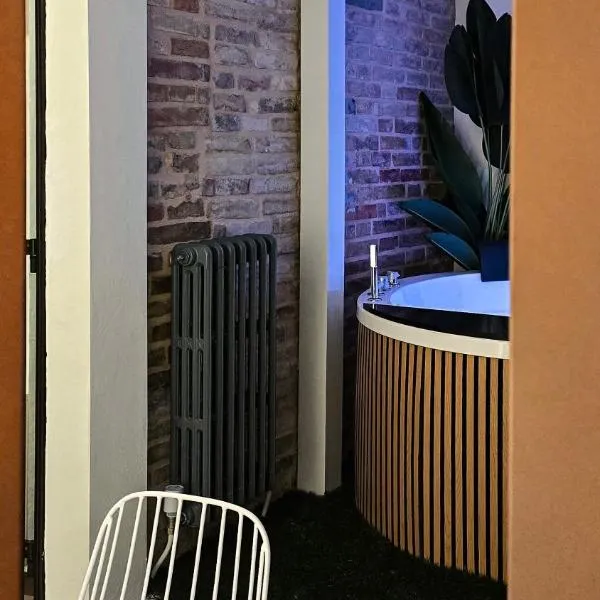 INsideOUT RELAX, hotel in Porto SantʼElpidio