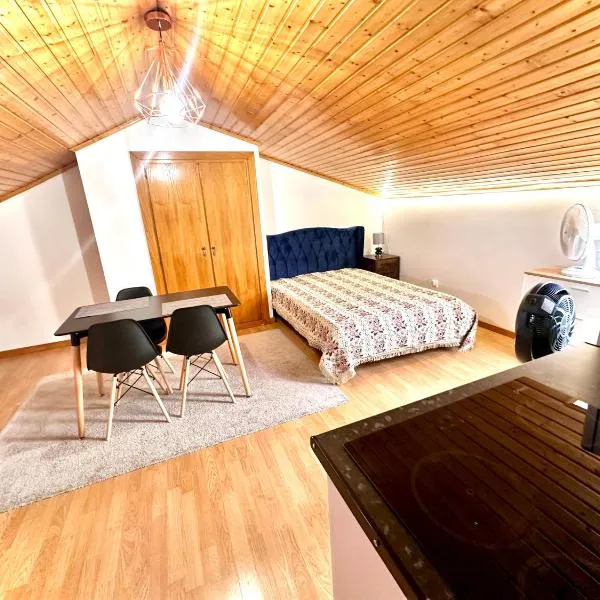 Estúdio com cozinha e casa de banho!, Hotel in Bragança