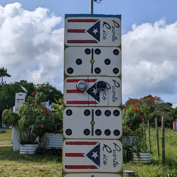 Playa Negra--Luxury Container Home--Casa NoSe': Vieques şehrinde bir otel