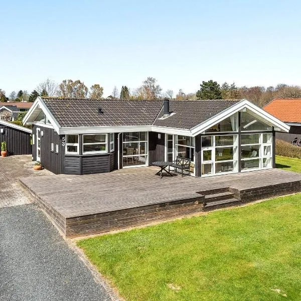 Spacious Retreat with Fjord View - By Traum Ferienwohnungen, hotel in Egernsund