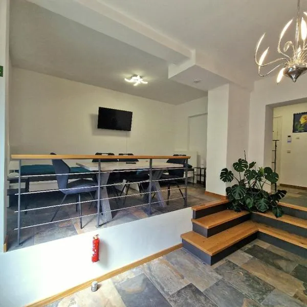 HappySide Travel & Work #2 o WLAN o 4 Einzelbetten, hotel em Leipzig