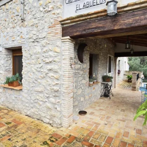 Campus el abuelo, Hotel in Denia