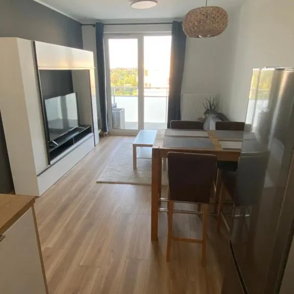 Nowy Apartament 4 Osob dobra lokalizacja Franciszkanska 300m z S6, hotel in Koszalin