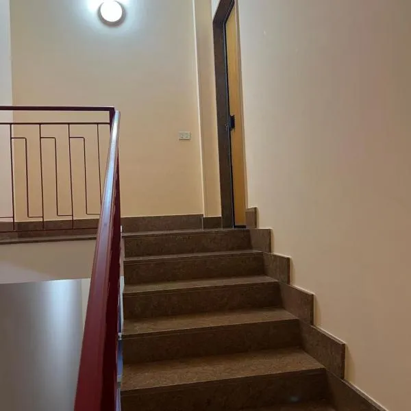 Appartamento Santa House, hotel in Mascalucia