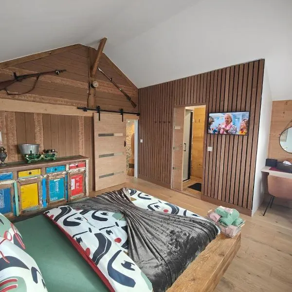 Jolie duplex T2 avec terrasse, hotel di Saint-Jean-de-Gonville