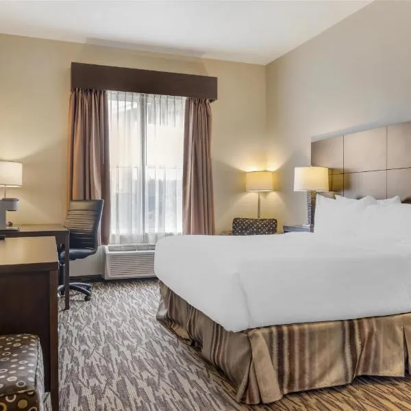 Best Western Plus Bridgewater Hotel & Convention Centre, хотел в Бриджуотър