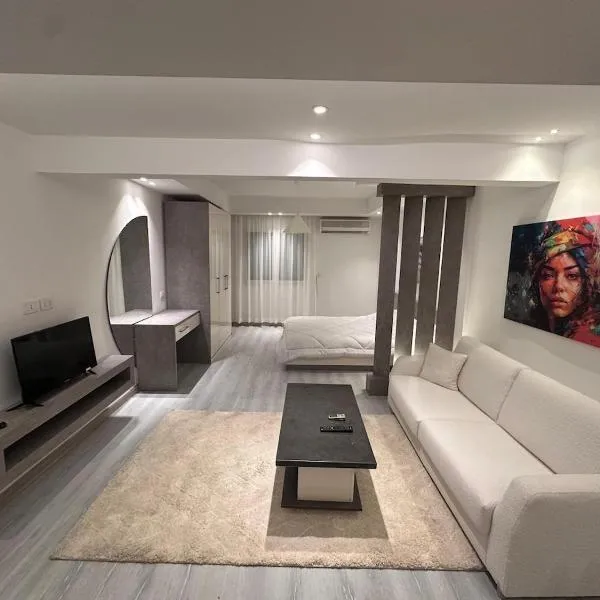 Ultra Modern Studio in Zamalek, hotel u Kairu
