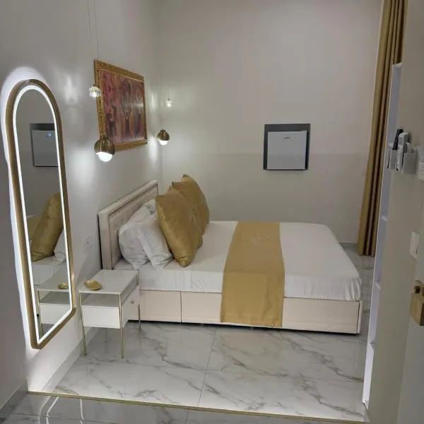 Belle Ame Suites, hotel in Naples