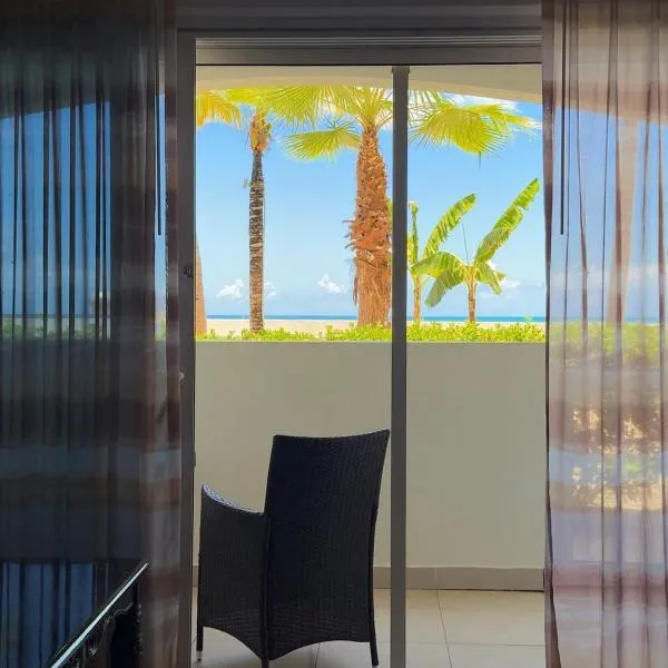 Maho Beach House - Big Beautiful Studio - Ocean View, hotel in Maho Reef