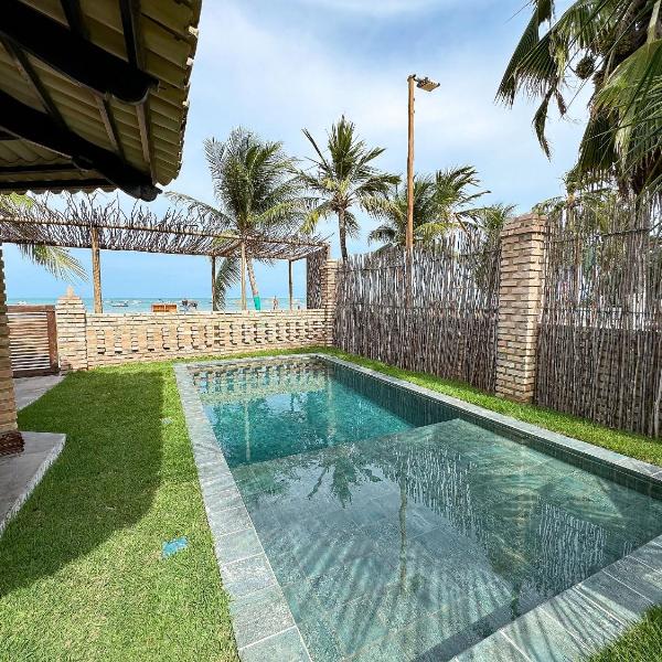 Casa pé-na-areia c/ piscina e serviço incluído em Japaratinga