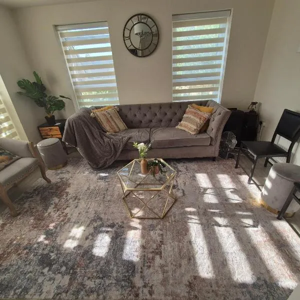 Bazou Villa, khách sạn ở Houghton Regis