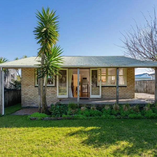 The Carolyn - Whangamata Holiday Home, hotel em Whangamata