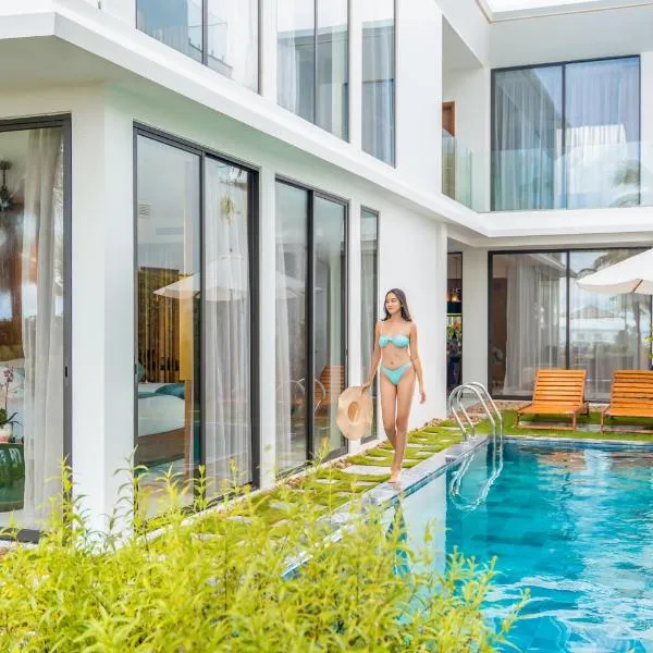Hoi An Royal Beachfront Villas, hotel di Dien Ban