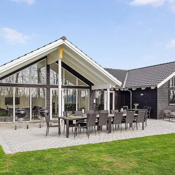 18 person holiday home in Hasselberg, hotel a Kappeln