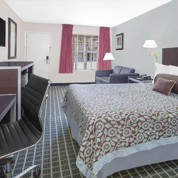 Days Inn by Wyndham Market Center Dallas Love Field, khách sạn ở Dallas