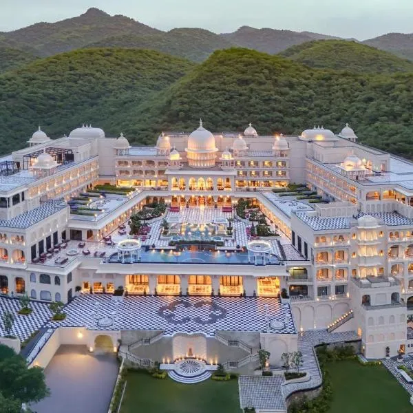 Fairmont Udaipur Palace, hotel v destinaci Udajpur