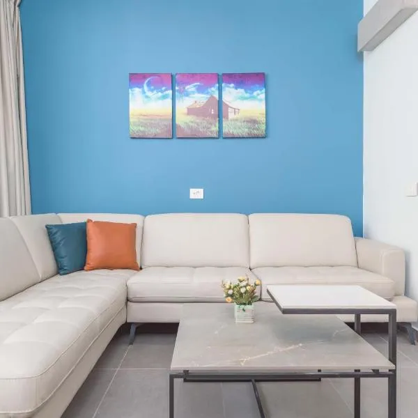 Grey - Elegant Apartments in Awkar, hotel in Dbayeh