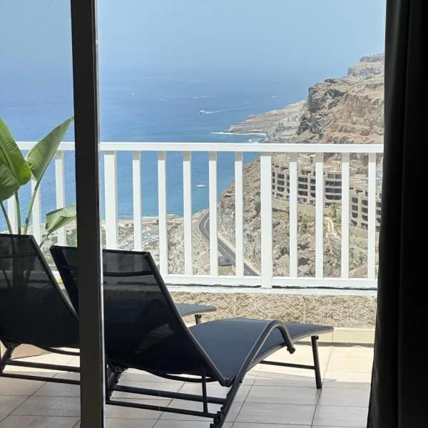 AMADORES BEACH VIEW APARTMENT, hotel v destinácii Amadores
