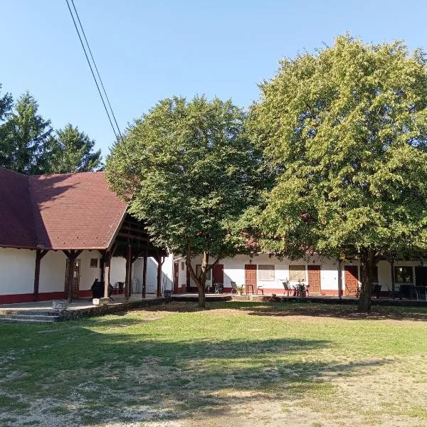 Színes Apartmanok és Kemencés Apartmanok, hotel a Bogács