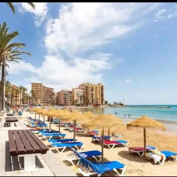 Casa Feliz, khách sạn ở Torrevieja