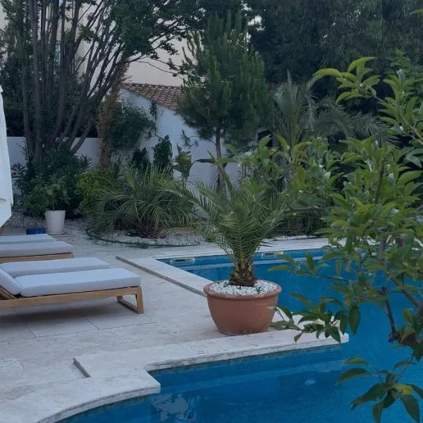 Le Mas Angelussi - Le Clos du Soleil, hotel v destinaci Salon-de-Provence