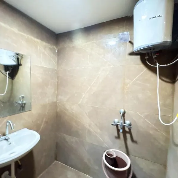Hotel Nenu Mal ajmer AC OR NON AC Both Room photo 2