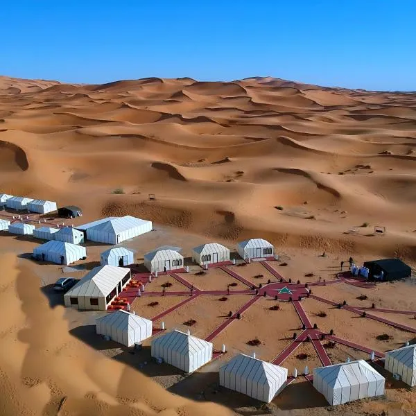 Luxury Desert Camp with AC & Heating in Merzouga, hotel v destinaci Lac Yasmins