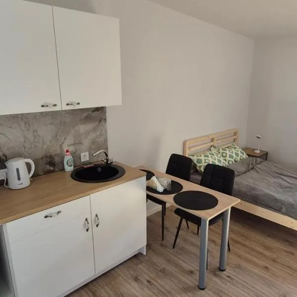 Svečių namai 2, hotel in Kretinga