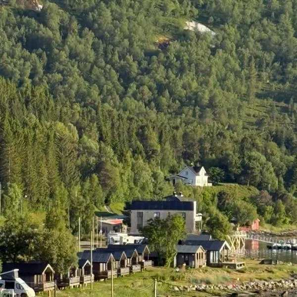 Base Camp Hamarøy, hotel in Sørkil